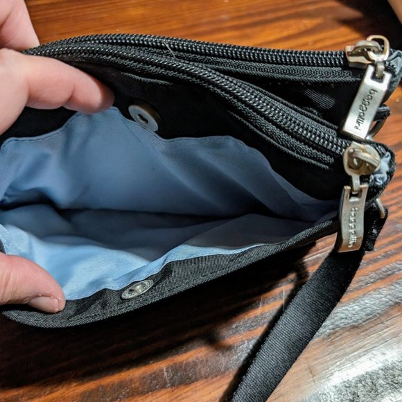 Baggallini Subway small crossbody bag - RFID - Picture 4 of 7